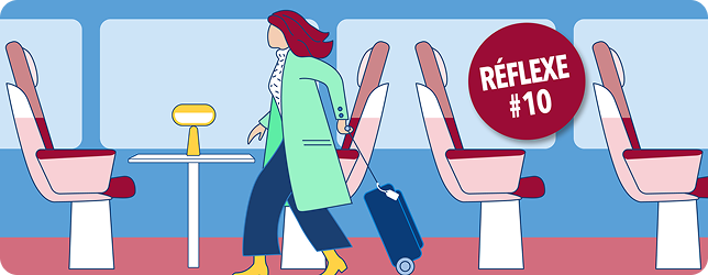 Passagère récupérant ses bagages avant de descendre du train
